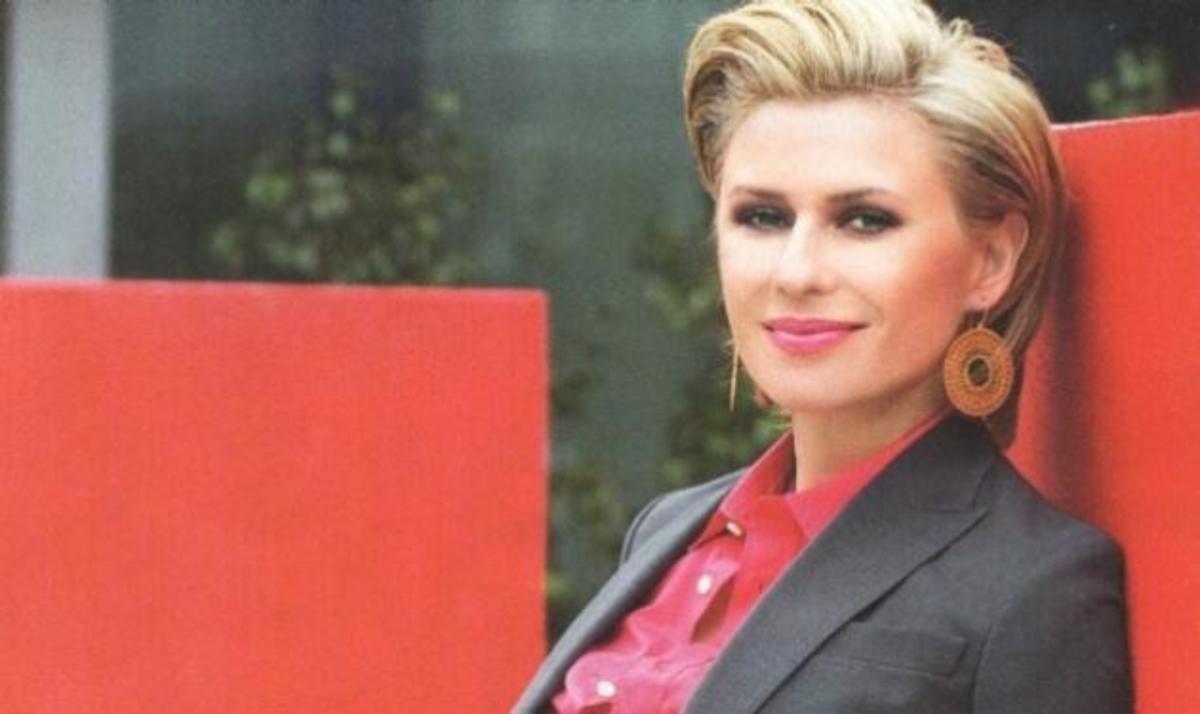 Κατερίνα Καραβάτου: Πώς περιμένει την κόρη της να γυρίσει απο το σχολείο;