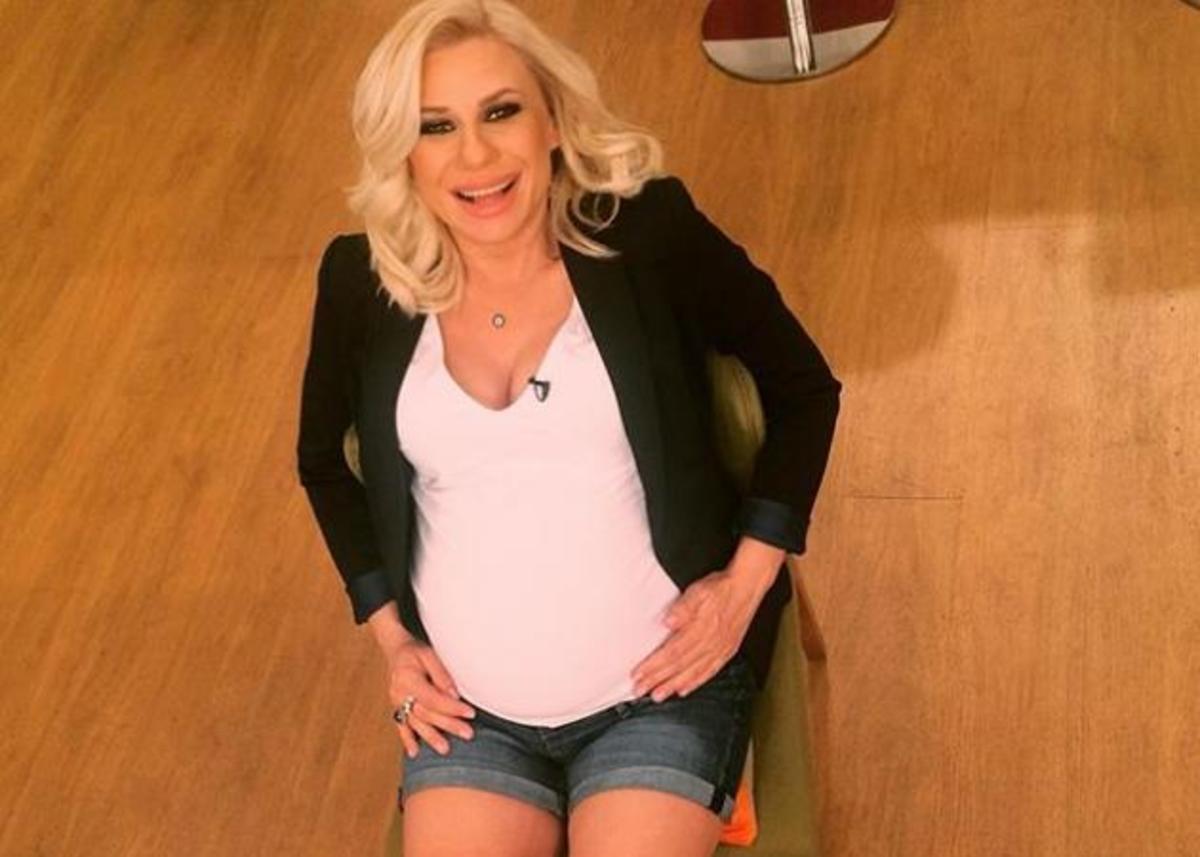 Πότε γεννάει η Κατερίνα Καραβάτου