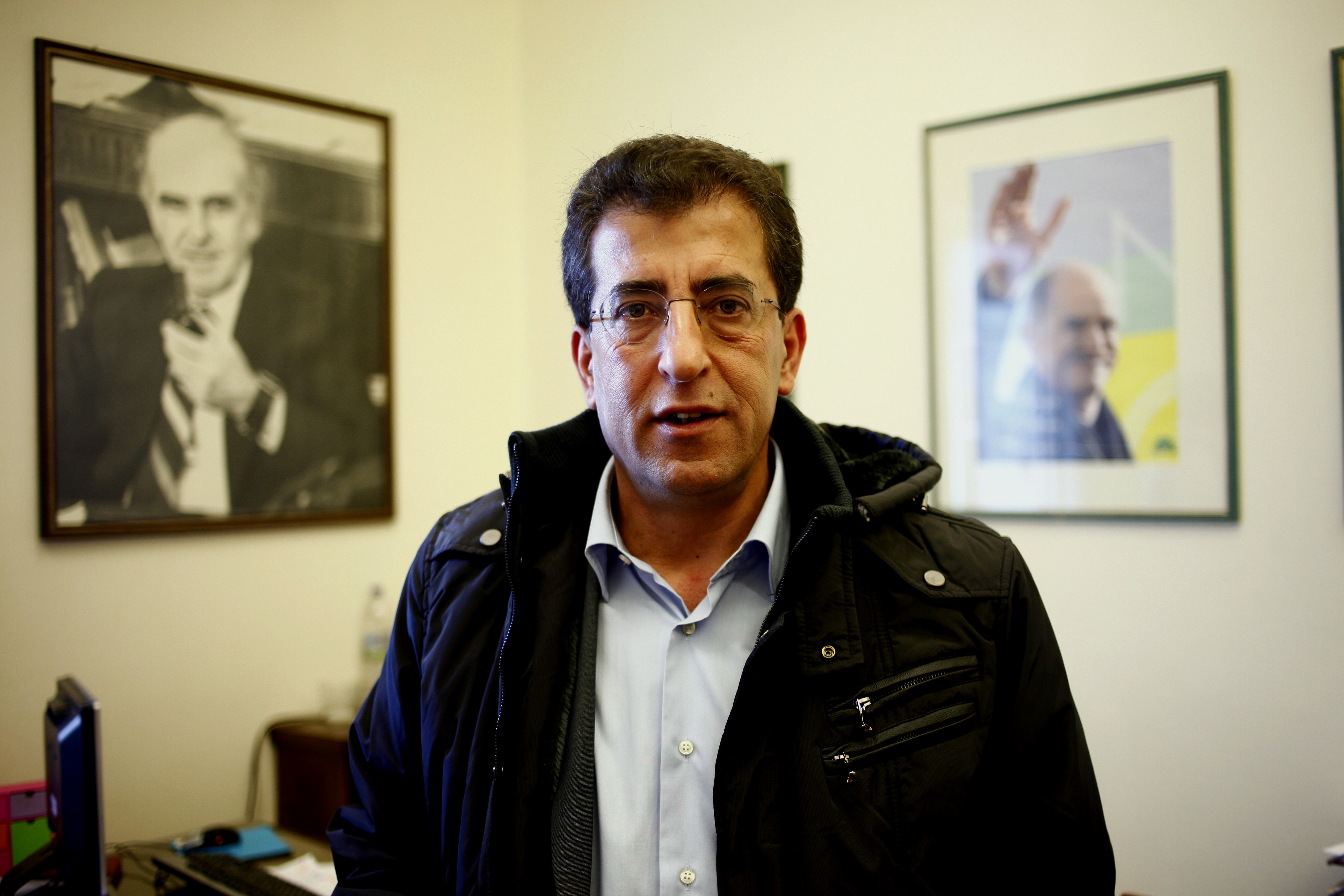 Θεωρίες συνωμοσίας του ΣΥΡΙΖΑ μετά το πυροτέχνημα με τον Πάπα”
