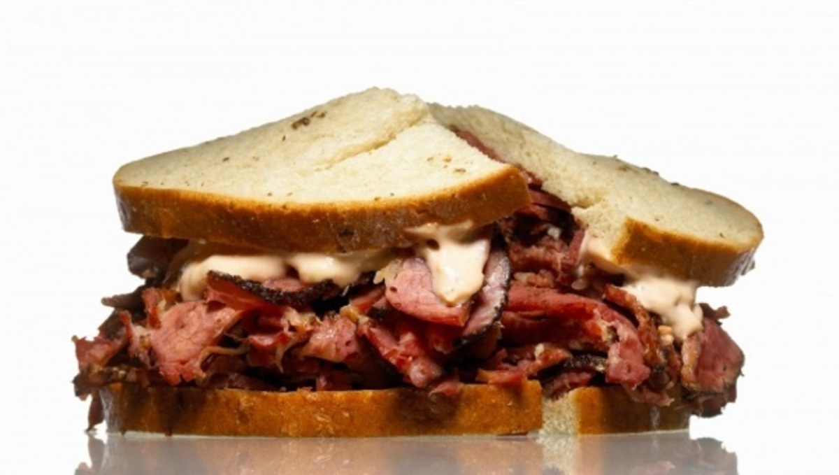 Χαμός με την έκθεση ΠΟΥ για το κρέας και τον καρκίνο: Δεν φαντάζεστε τι λένε σε Βολιβία και Γερμανία!