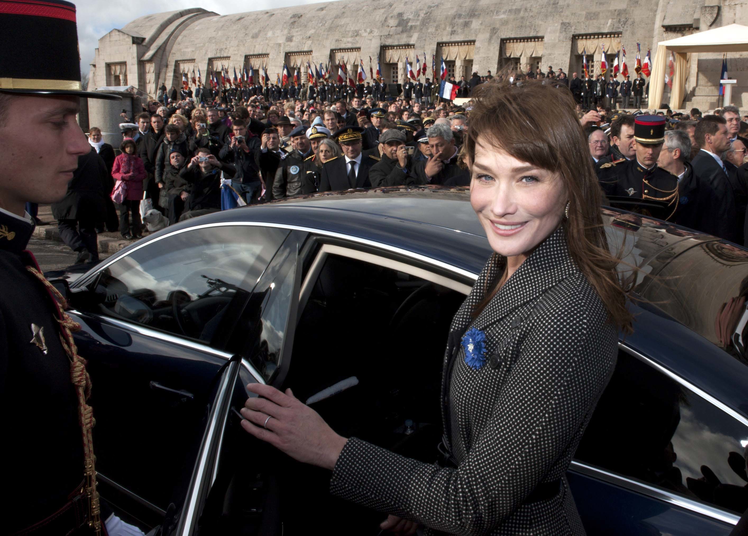 Πάει η Κάρλα Μπρούνι για ευρωβουλευτής;