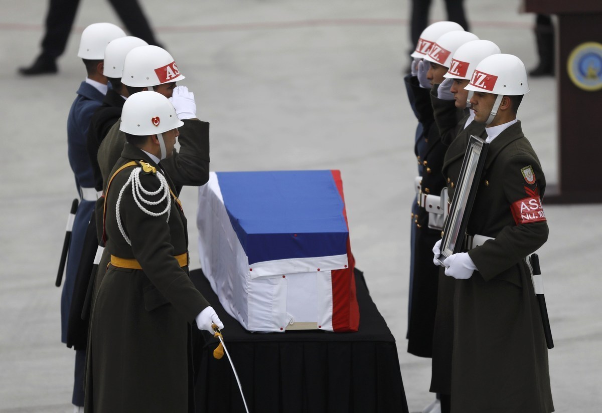 Παρουσία Πούτιν η κηδεία του δολοφονημένου Αντρέι Καρλόφ