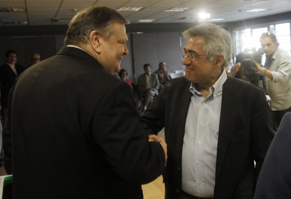 Πόλεμος ΠΑΣΟΚ – Καρχιμάκη – Γιατί τον κατηγορούν
