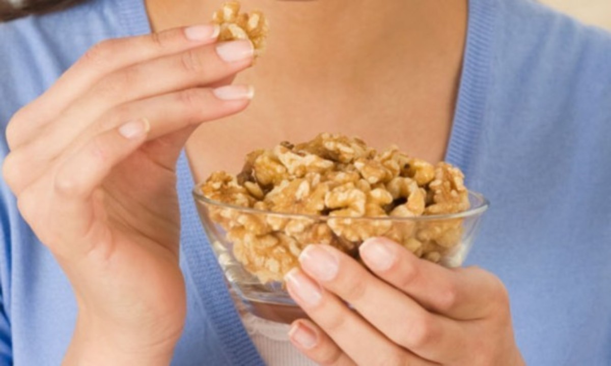 Δείτε τι θα σας συμβεί αν τρώτε μια χούφτα καρύδια την ημέρα