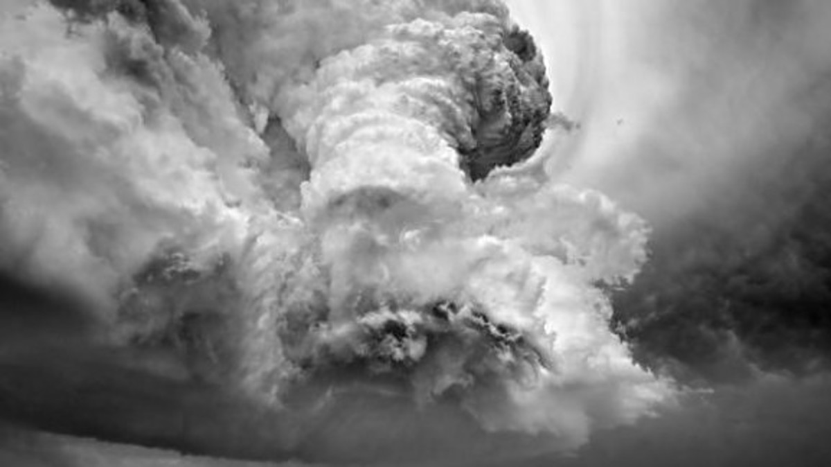 Kαταιγιδοφόρο νέφος πάνω απο τον Πενταδάκτυλο – Δείτε το βίντεο