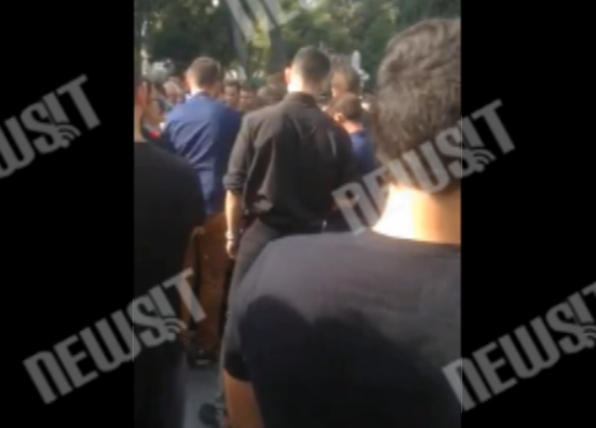 Κατέρρευσε ο πατριός