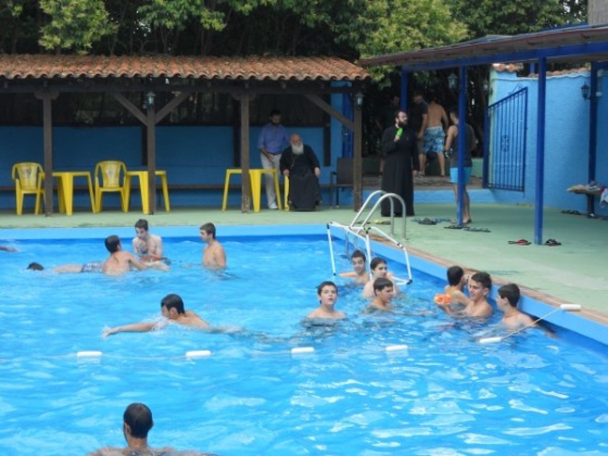 Ο Αρχιεπίσκοπος πήγε κατασκήνωση – ΦΩΤΟ