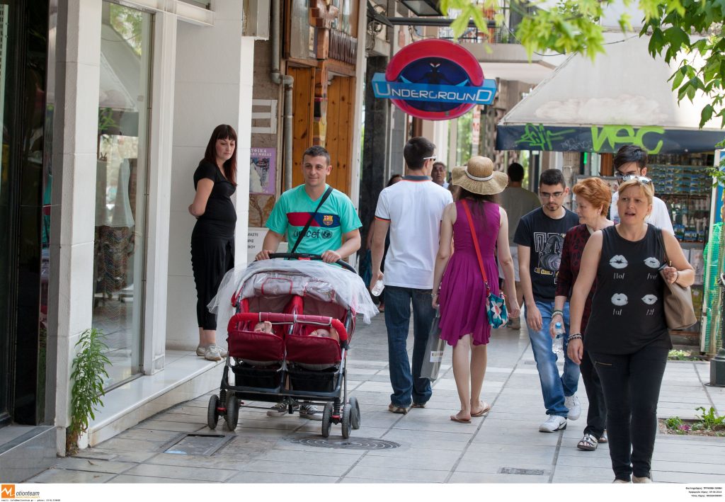 Αυτές είναι οι περιοχές που θα είναι ανοιχτά τα καταστήματα και τις 52 Κυριακές – Τι προβλέπει η υπουργική απόφαση