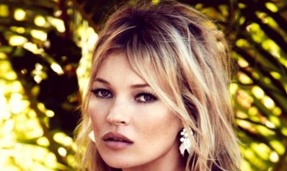 Σοκάρουν οι φωτογραφίες της Kate Moss στην εβδομάδα μόδας στο Παρίσι!