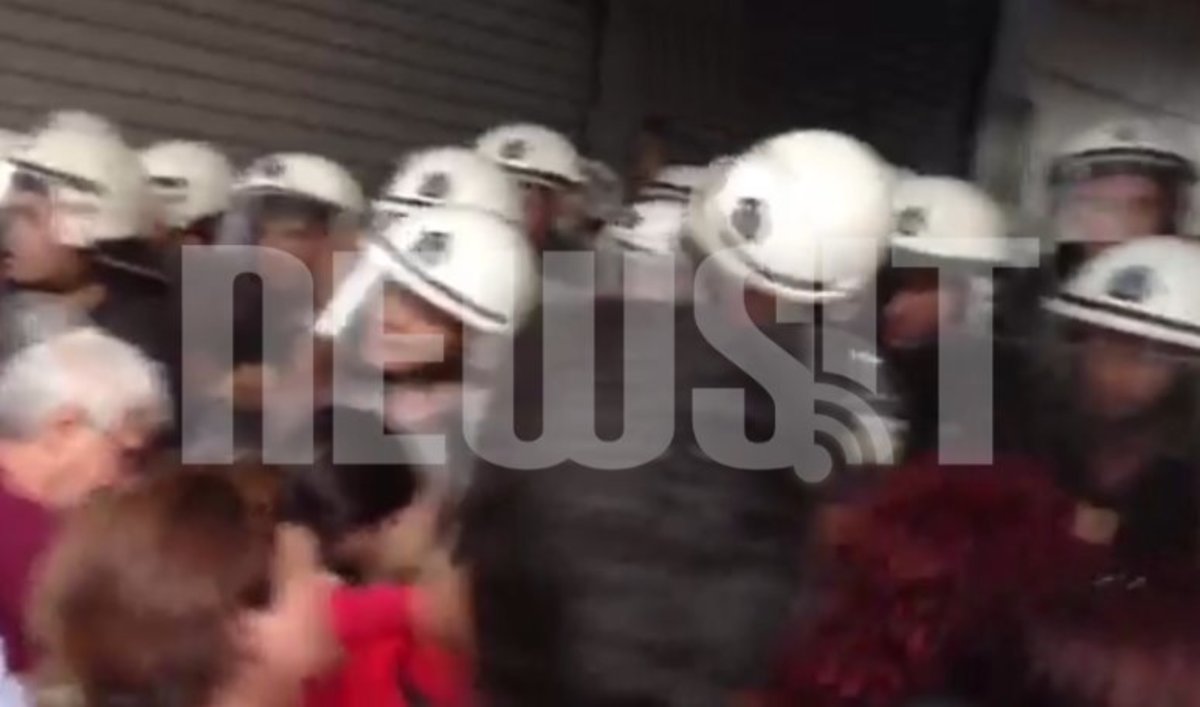 Επέμβαση ΜΑΤ στις καθαρίστριες