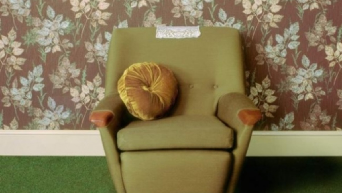 Αν κάθεστε στη δουλειά και στο σπίτι 5 ώρες τη μέρα, κινδυνεύετε από σοβαρή πάθηση!