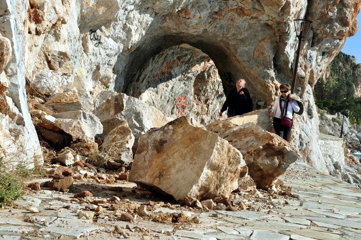 Αχαία: Εκκενώνεται προληπτικά χωριό λόγω των κατολισθήσεων!