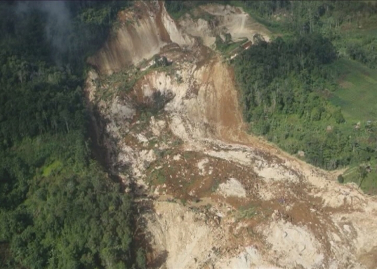 40 νεκροί και 20 αγνοούμενοι από κατολίσθηση