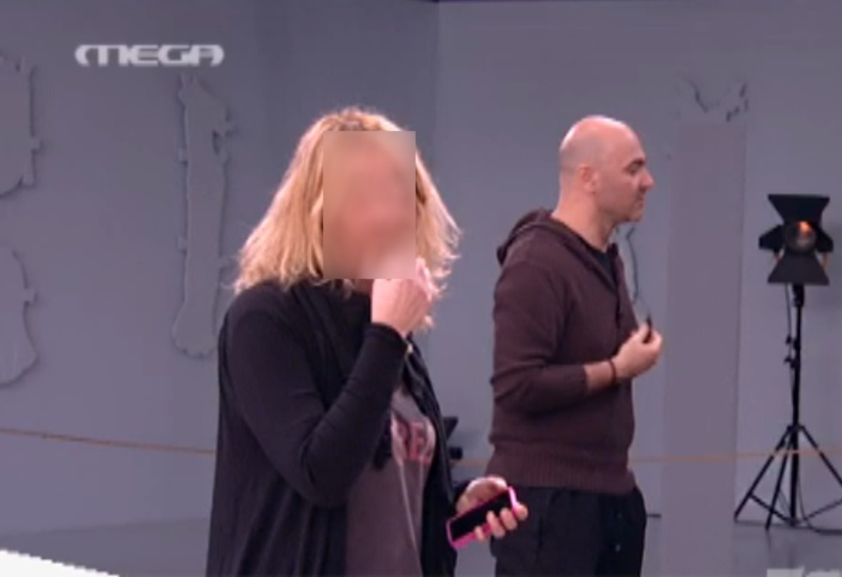 Δείτε την Έλενα Κατραβά πίσω από τις κάμερες να τρώει τουλουμπάκι!