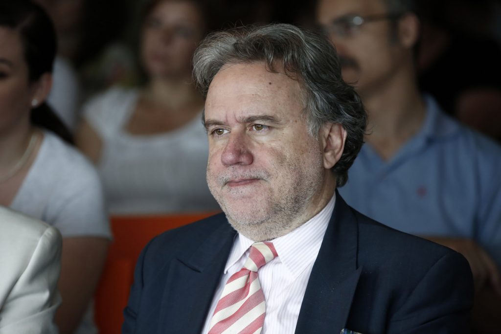 Το νέο θαύμα Κατρούγκαλου – Επαναφέρει στην υπηρεσία επίορκους δημόσιους υπαλλήλους σε αργία