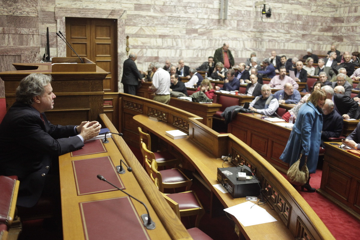 O Κατρούγκαλος ενημερώνει την ΚΟ του ΣΥΡΙΖΑ για το ασφαλιστικό