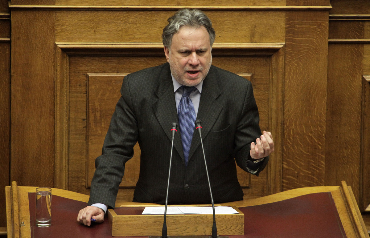Κατρούγκαλος: Το πρωί τους έλεγε λαμόγια και τώρα τους καλεί σε διάλογο