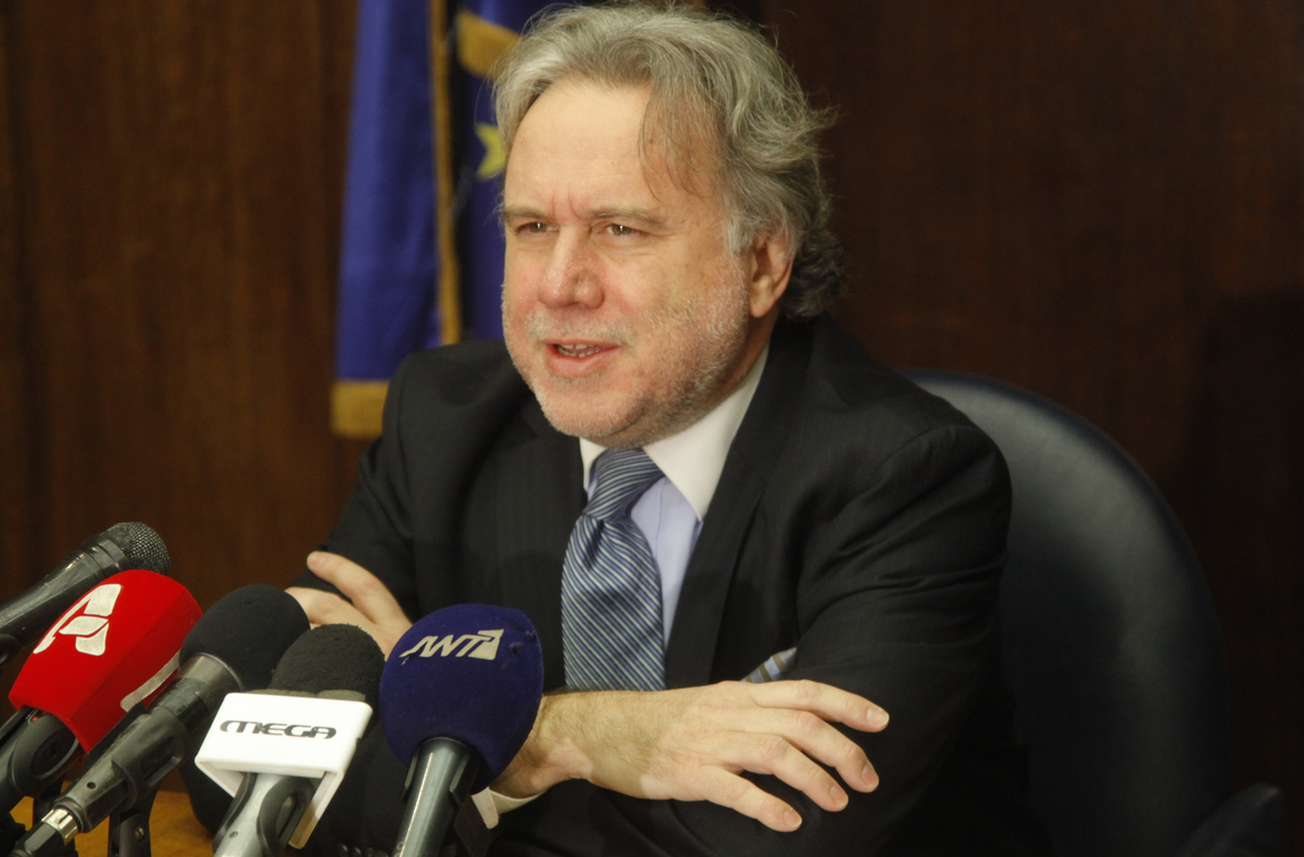 Ο δήμαρχος Λαρισαίων διαψεύδει συνεργασία με τον Κατρούγκαλο και μιλάει για “σκοπιμότητες”