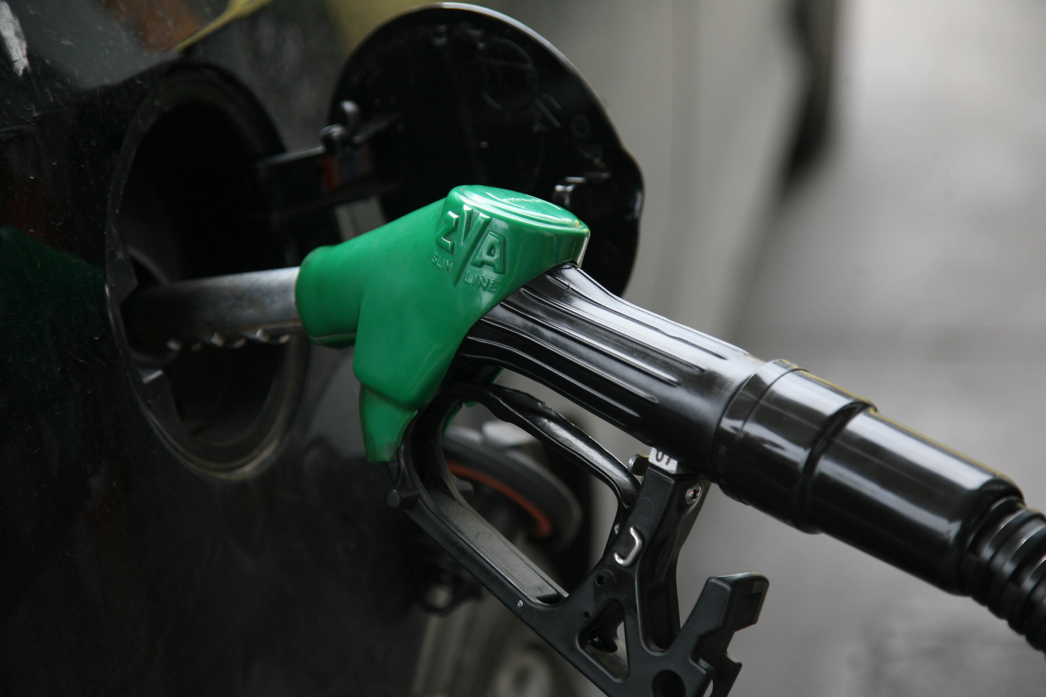 Οι νέες αυξημένες τιμές του πλαφόν στα καύσιμα στους 8 νομούς