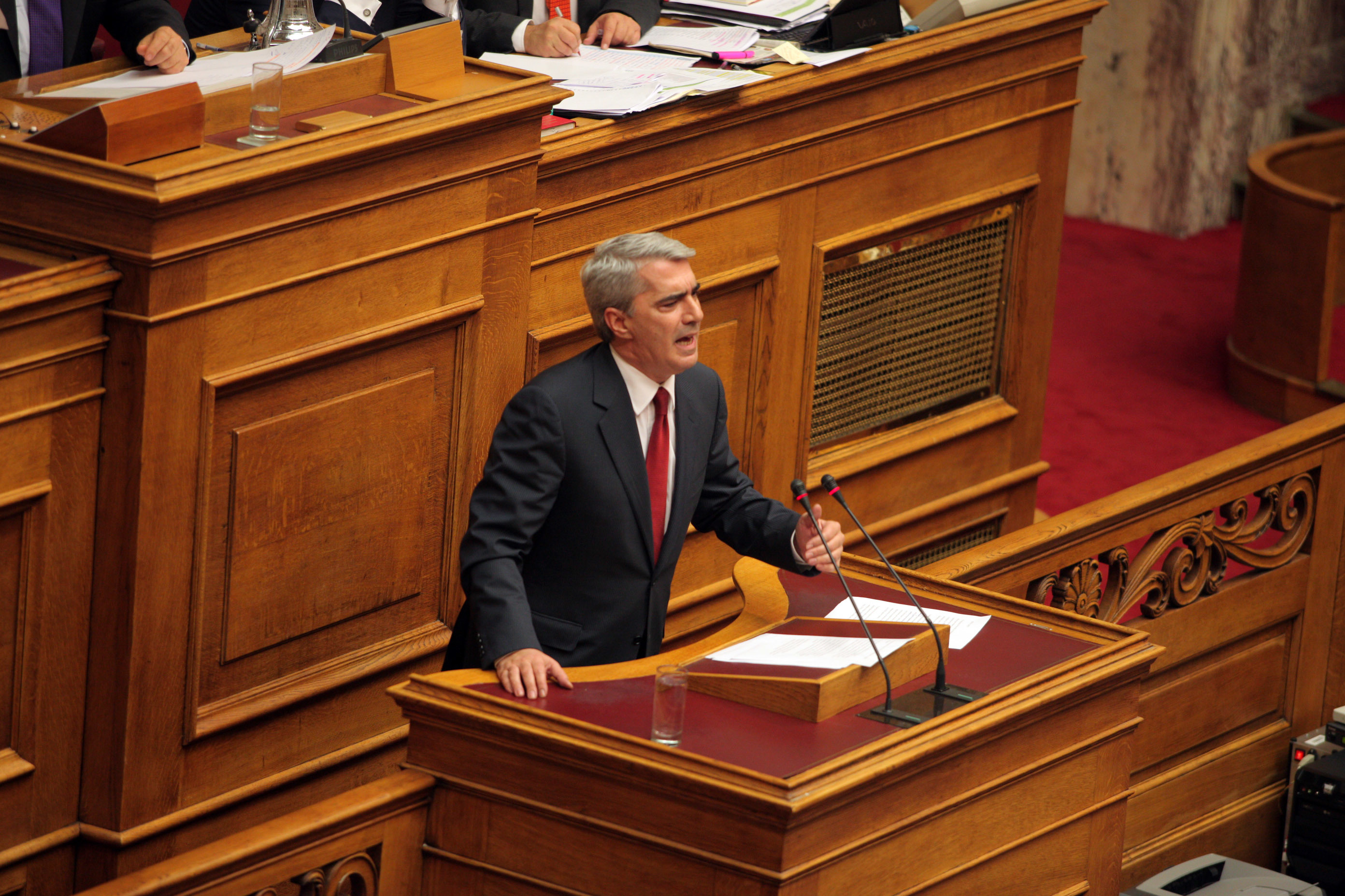 Κεδίκογλου για ΣΥΡΙΖΑ: Γιατί σήμερα υπερασπίζεται το δημοψήφισμα;