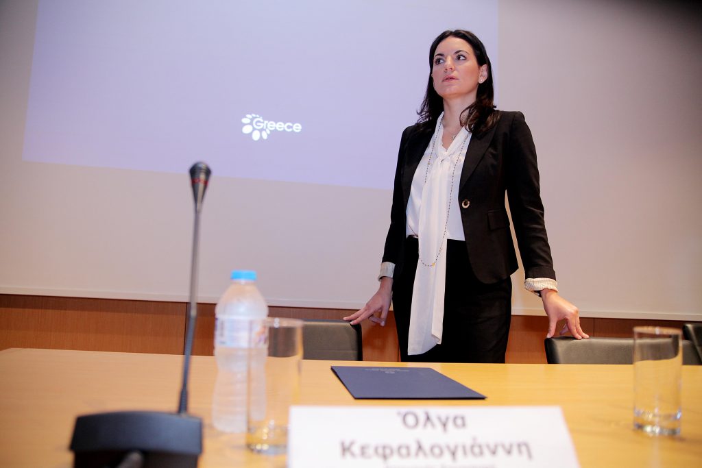Σκληρή απάντηση της Κεφαλογιάννη για το reality με τα έκτροπα στην Κέρκυρα