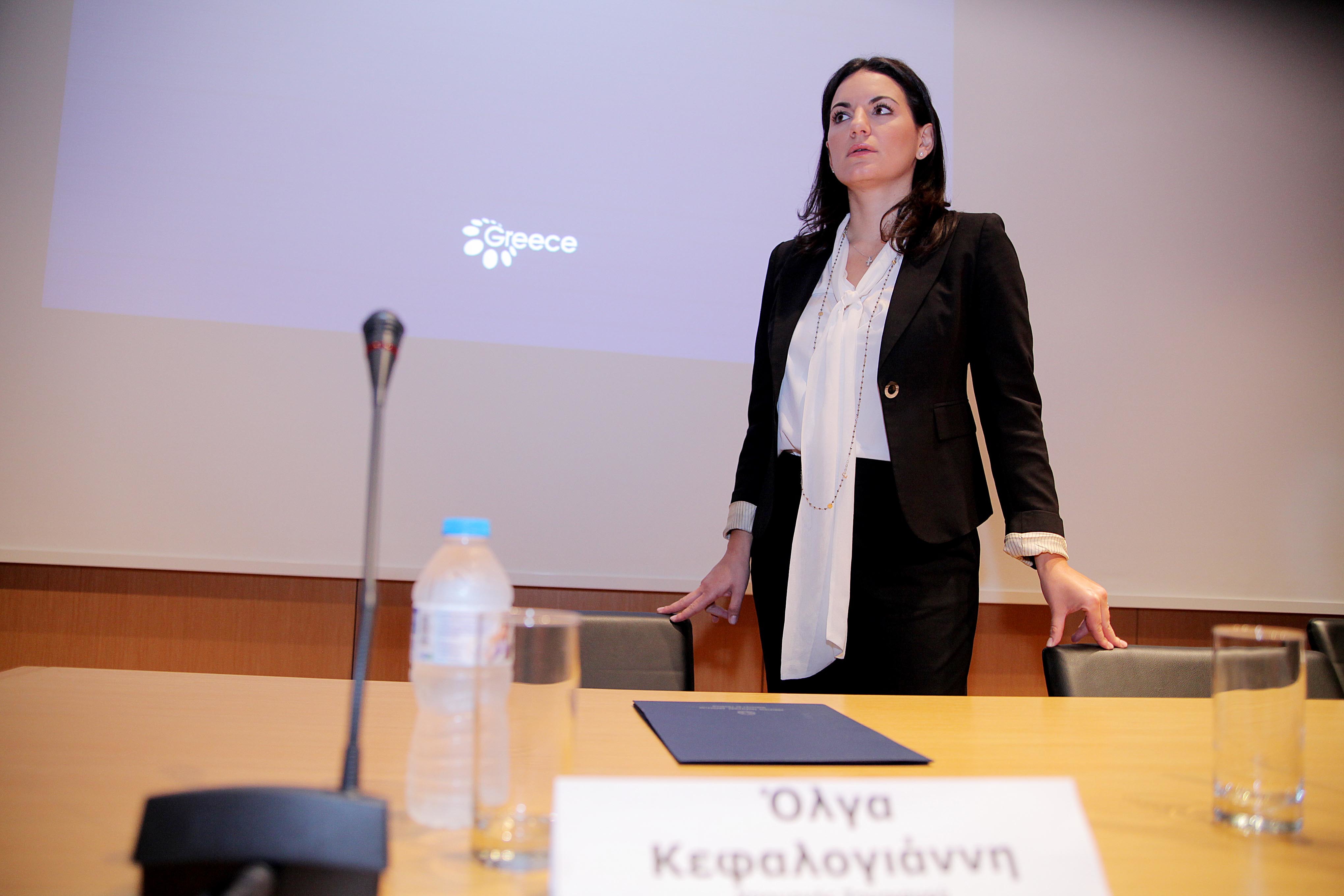 Σκληρή απάντηση της Κεφαλογιάννη για το reality με τα έκτροπα στην Κέρκυρα
