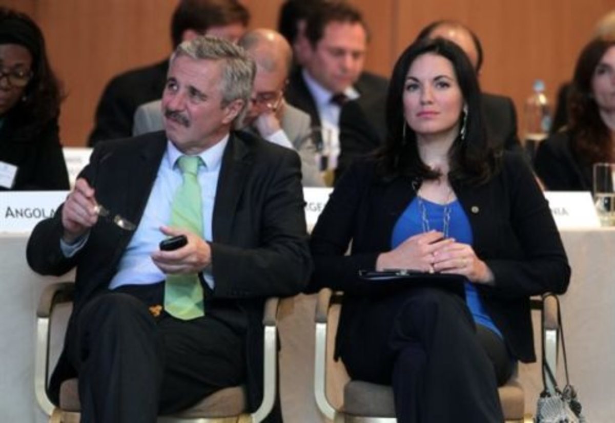 Μεγάλες τουριστικές επενδύσεις σε Μήλο και Κέα