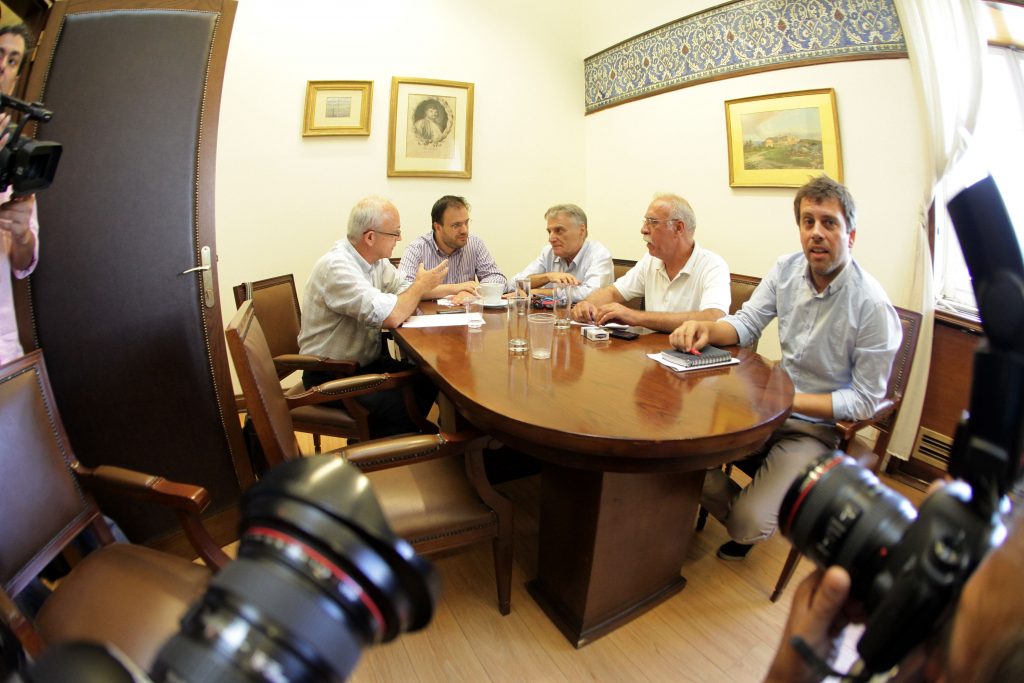 Θετική η πρώτη επαφή ΣΥΡΙΖΑ-ΔΗΜΑΡ αλλά και με αρκετές διαφορές
