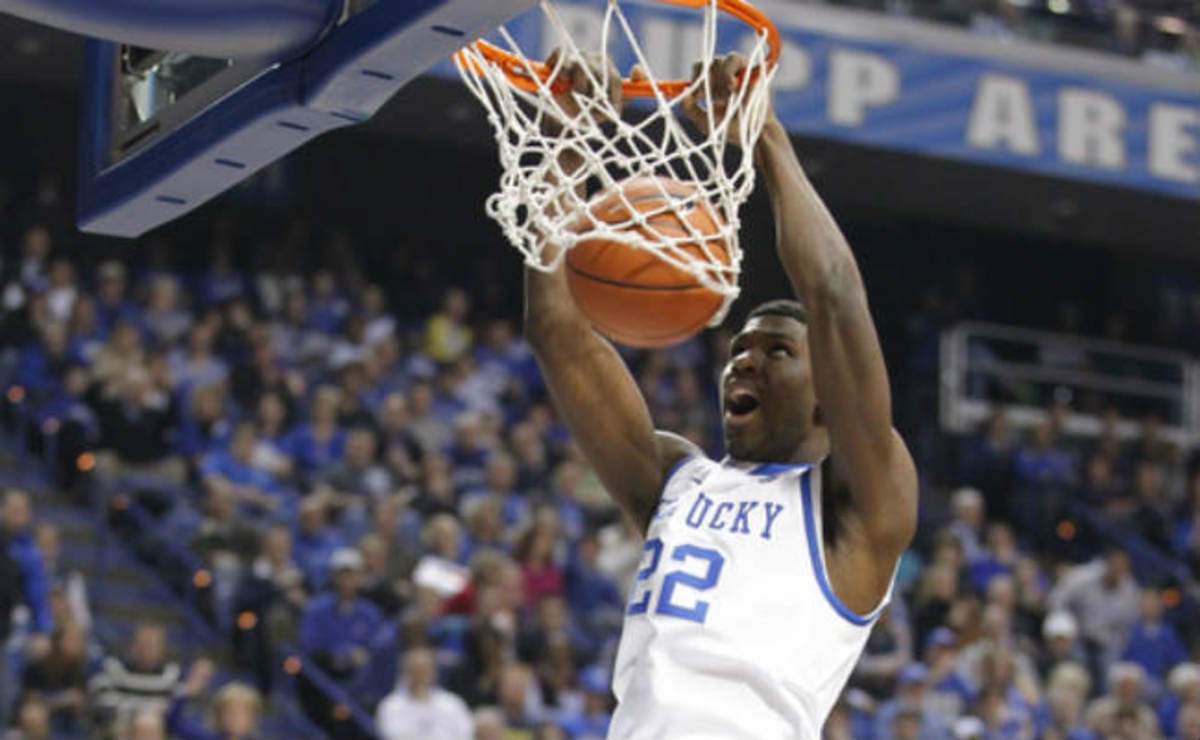 NCCA: Κάρφωσε και παραλίγο να χάσει τα δόντια του (VIDEO)