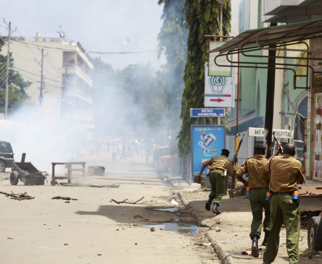 Πυρπολήθηκε η Εκκλησία του Στρατού της Σωτηρίας, μετά το φόνο ιεροκήρυκα
