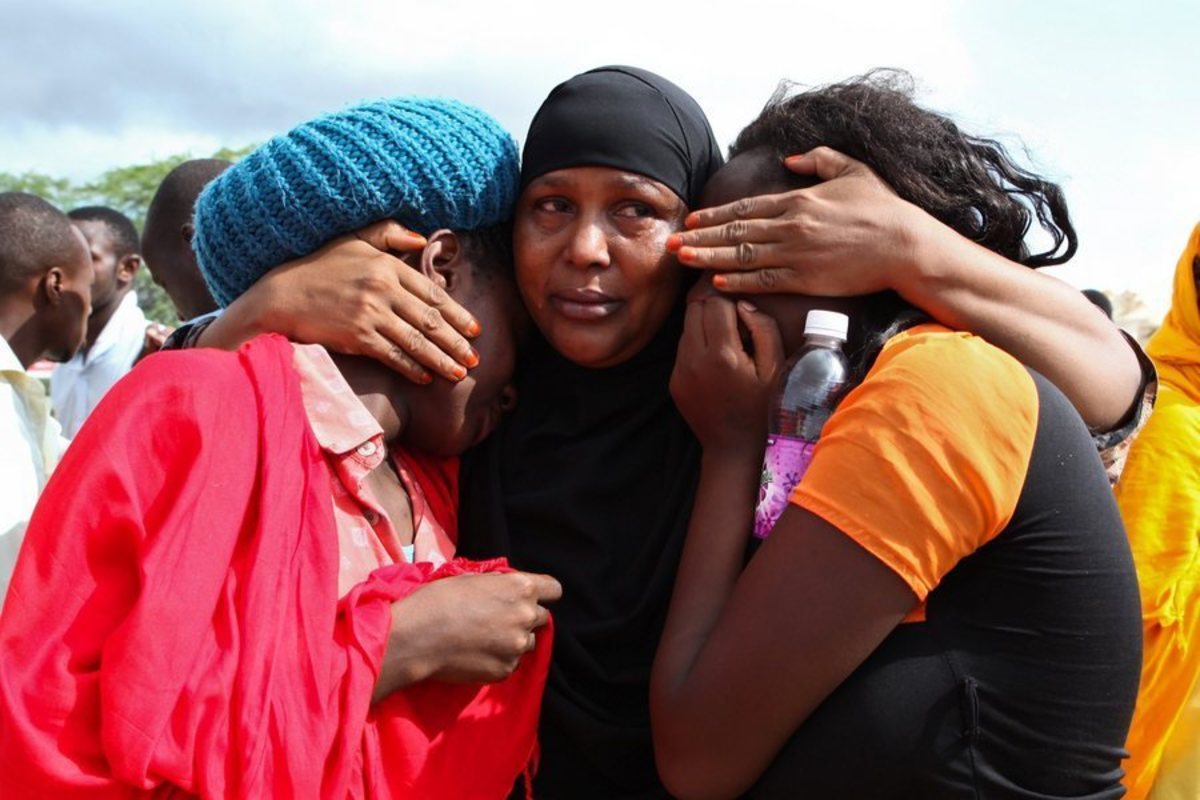 Οι φωτογραφίες της οργής: Κανείς δεν έκλαψε τους νεκρούς της Κένυας – Νέες αποκαλύψεις για το μακελειό