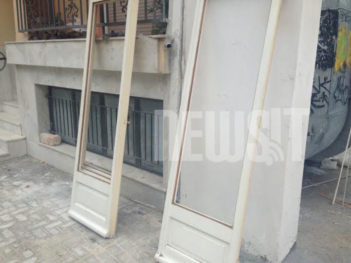 Φωτό Newsit από την καταδρομική επίθεση των Χρυσαυγιτών στο Κερατσίνι