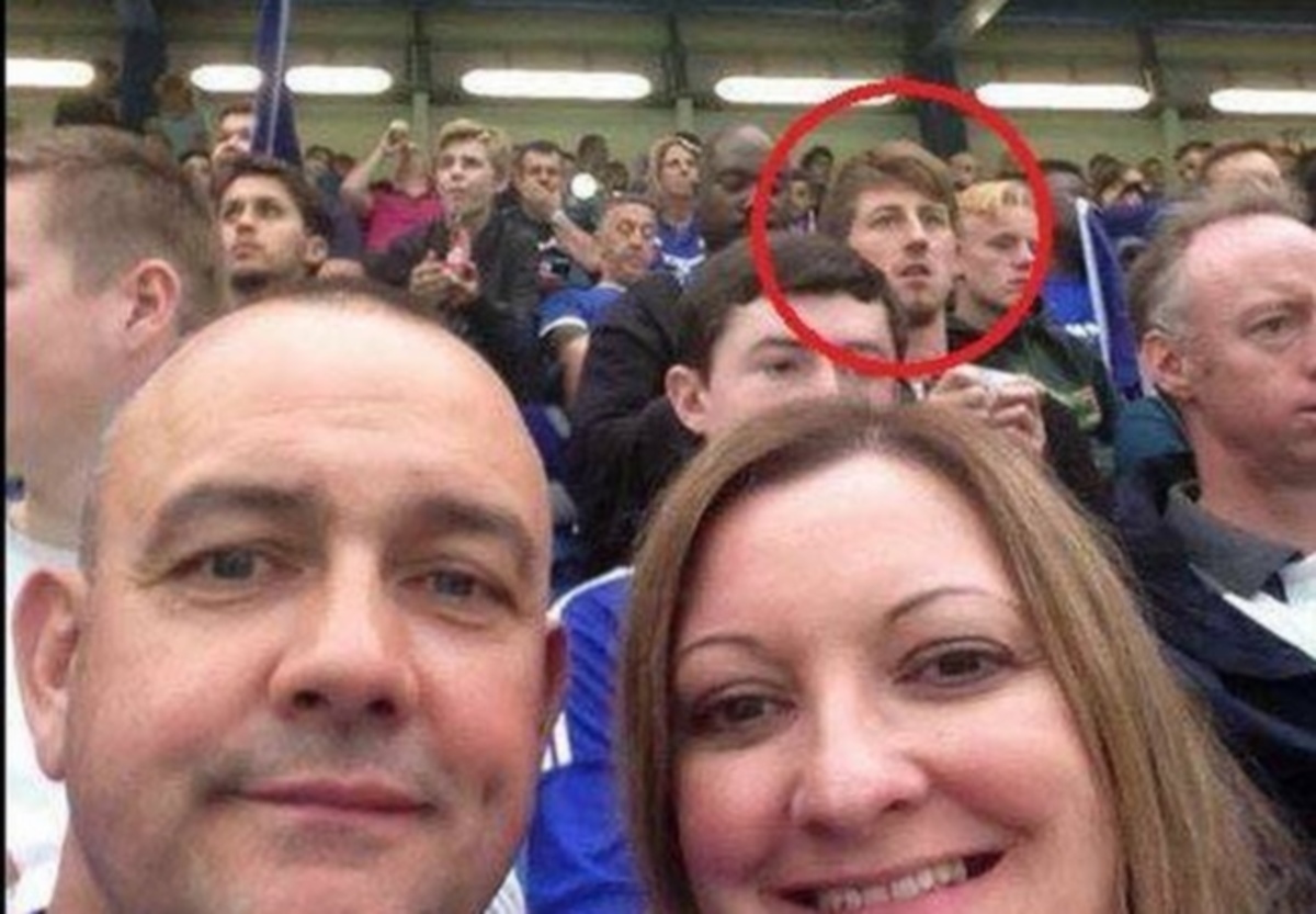 Απίστευτη ιστορία: Εξαφανίστηκε πριν 11 μήνες, και “εμφανίστηκε” σε selfie φωτογραφία!