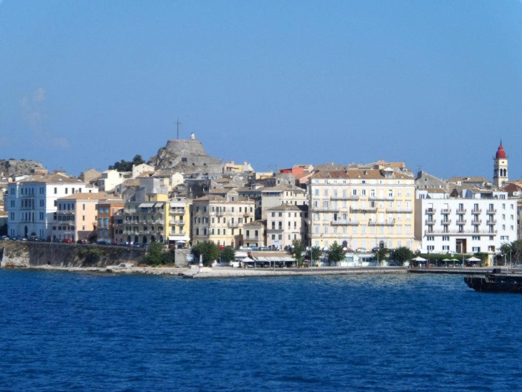 “Ψήφος” εμπιστοσύνης στα ελληνικά νησιά από ιρλανδική εφημερίδα