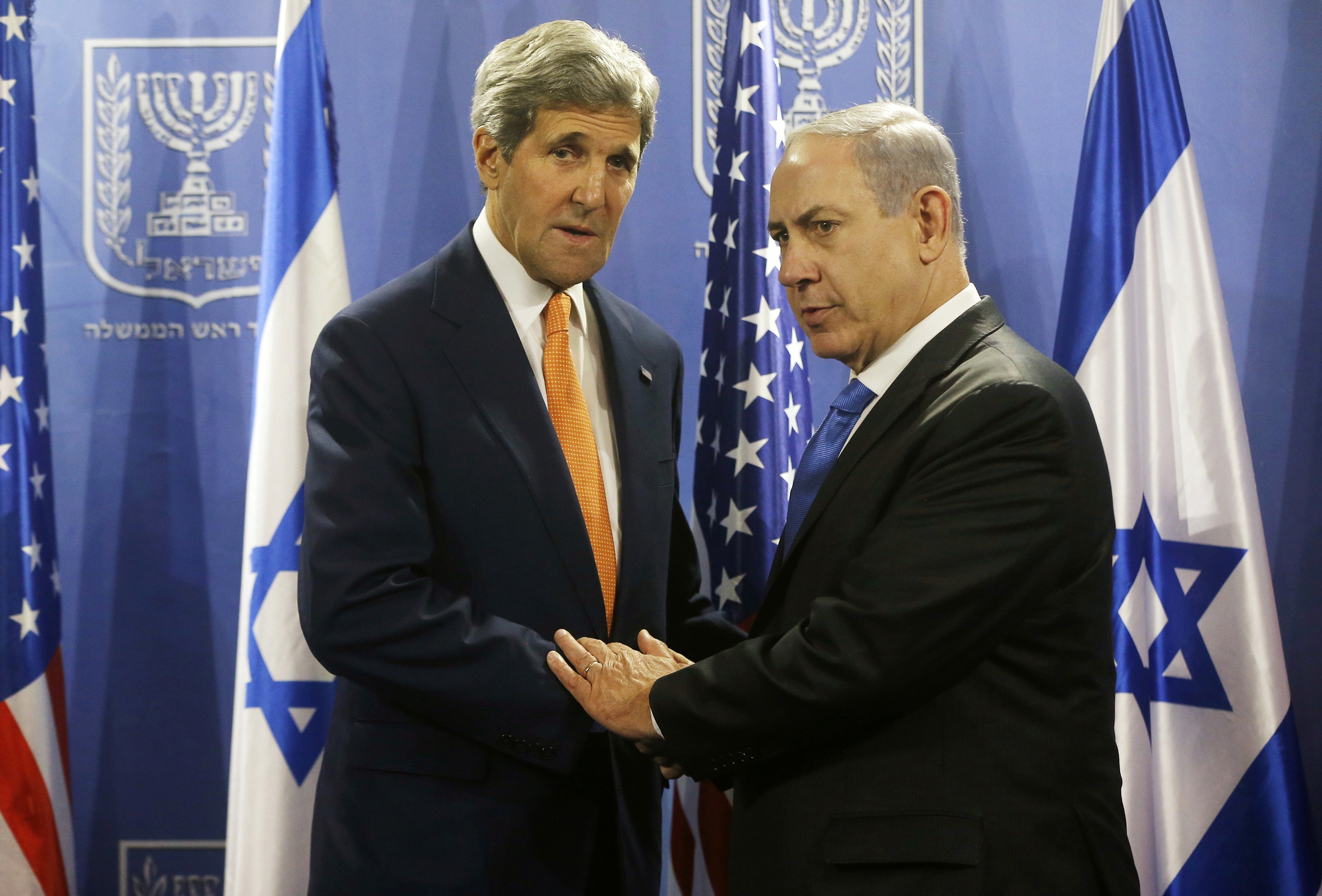 Βόμβα Spiegel: Το Ισραήλ παρακολουθούσε τα τηλεφωνήματα του Κέρι κατά τη διάρκεια των διαπραγματεύσεων για τη Μέση Ανατολή