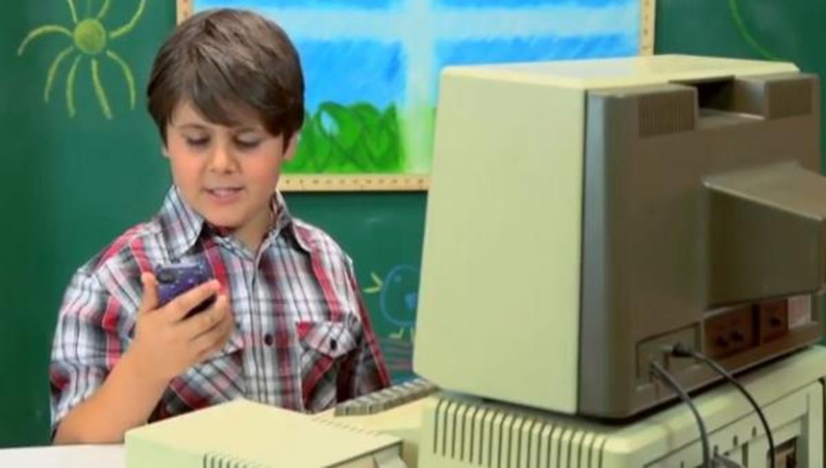 Δείτε τις αντιδράσεις παιδιών μπροστά σε έναν παλιό υπολογιστή