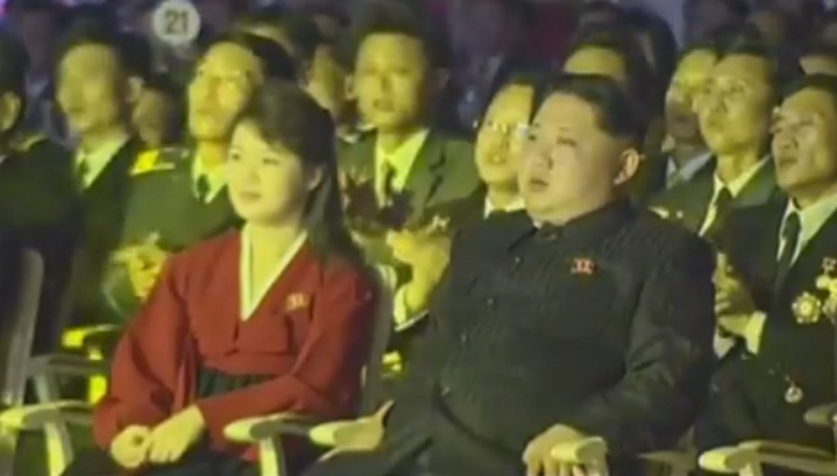 Πόσος παραλογισμός; Ο Κιμ Γιονγκ Ουν γιόρτασε την εκτόξευση του πυραύλου