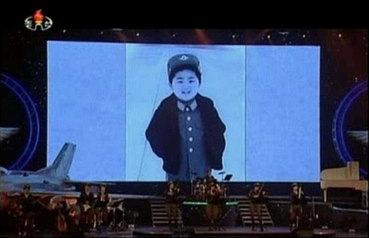 Κονσέρτο για τον… Κιμ Γιονγκ Ουν! Φωτογραφίες από την παιδική του ηλικία