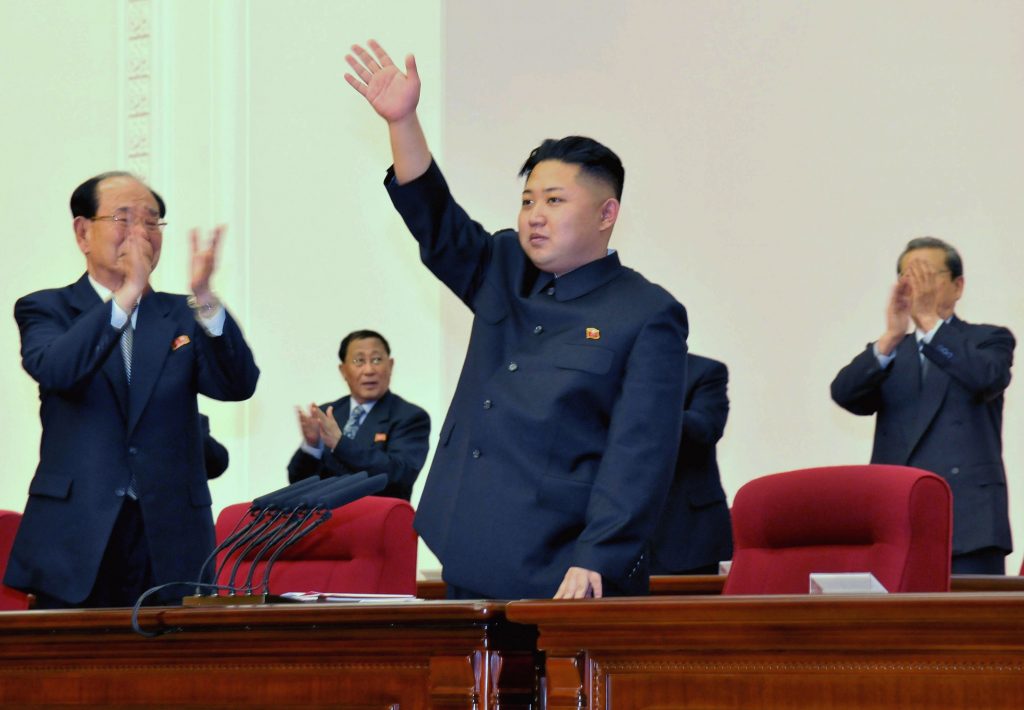 Βόρεια Κορέα: Ξόδεψαν 32 εκατ. ευρώ για τη… λατρεία των Κιμ!
