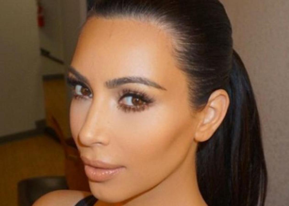 Kim Kardashian: δες πώς ξεβάφεται!