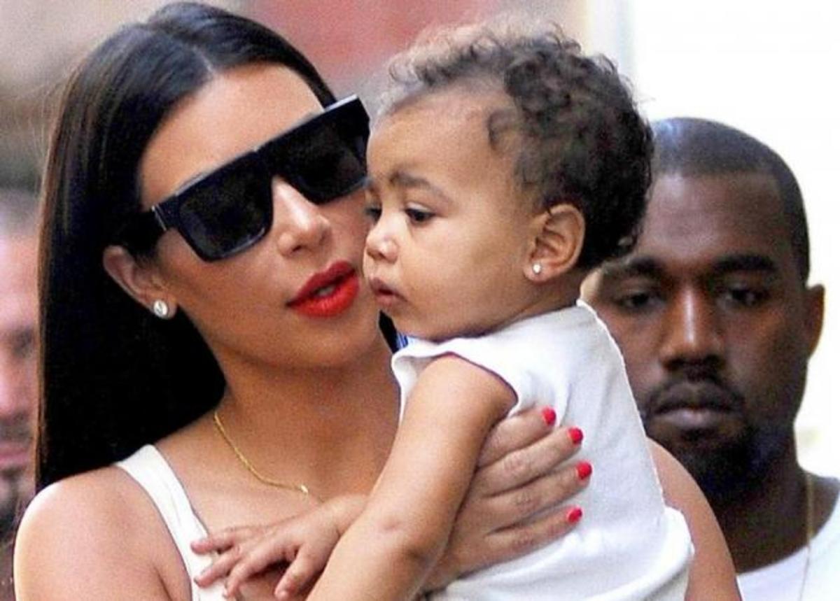 Δες το μωρό της Kim Kardashian να ποζάρει στο φακό με Chanel