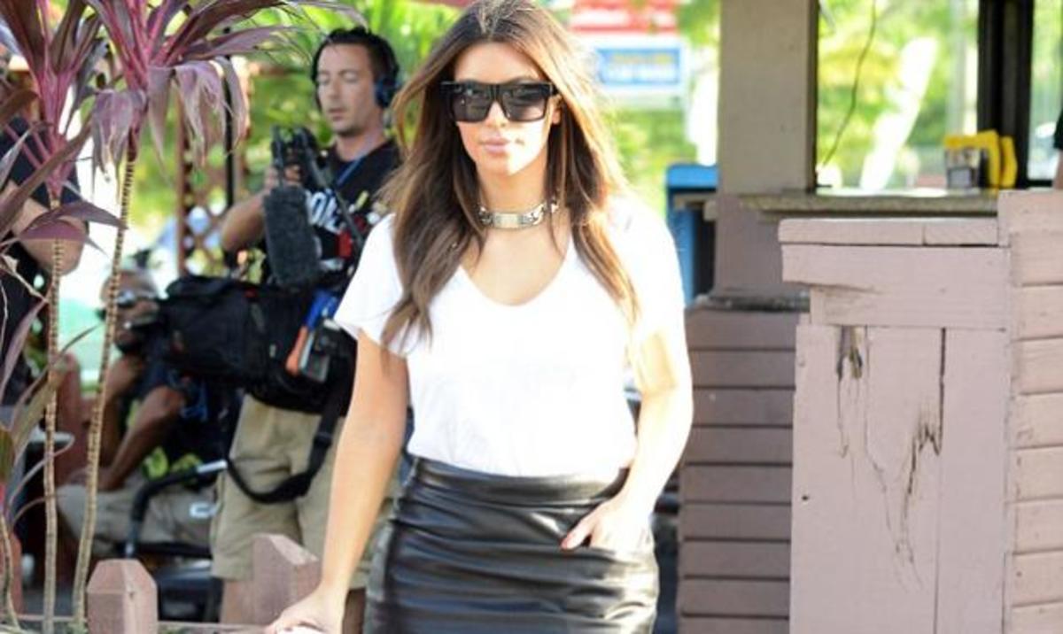 Kim Kardashian: Φοράει την ίδια φούστα εδώ και μέρες!