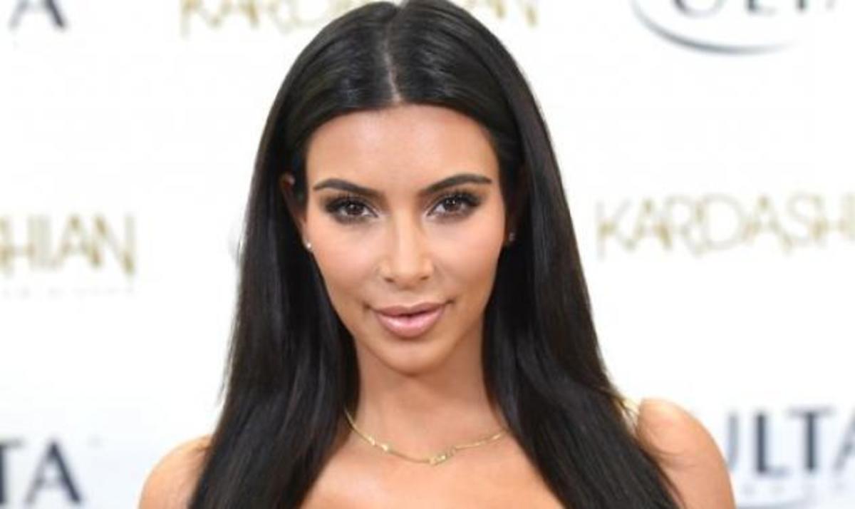 Kim Kardashian: Ήθελε να φαίνεται η φουσκωμένη κοιλιά της και τα κατάφερε!
