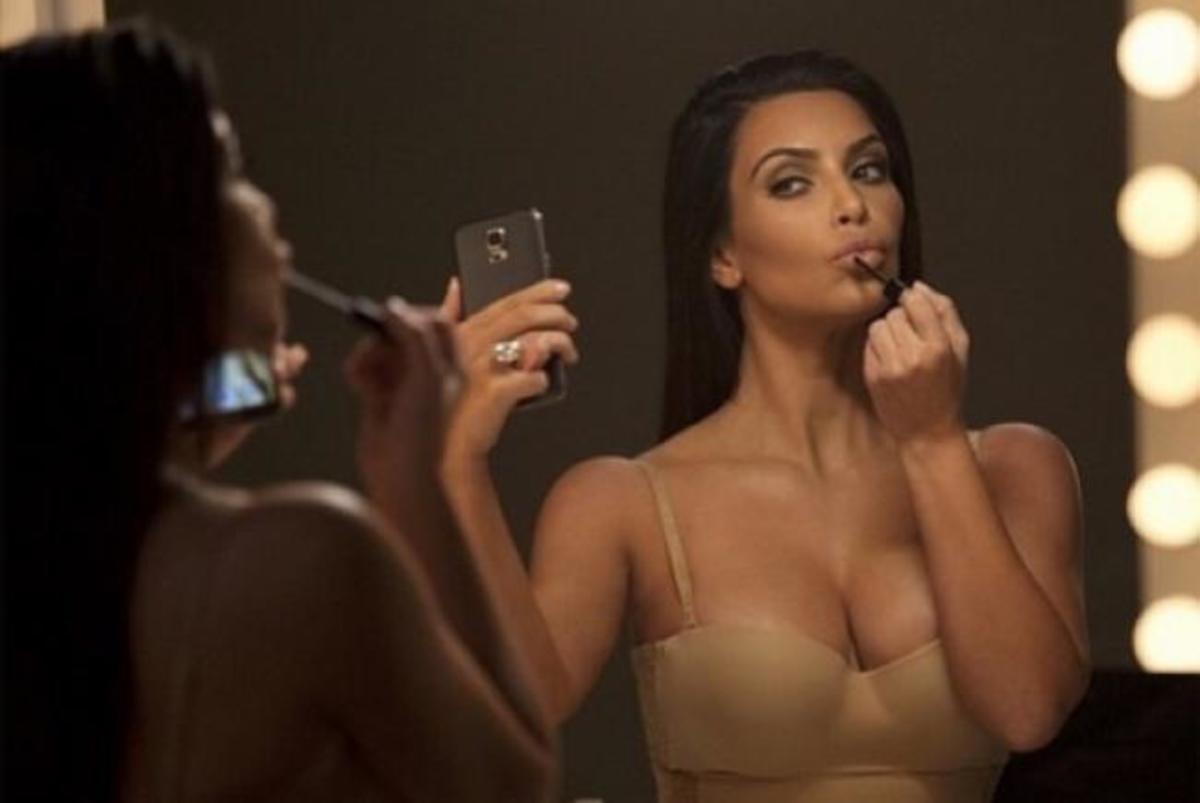 Οι σέξι πόζες της Kim Kardashian που… κολάζουν!