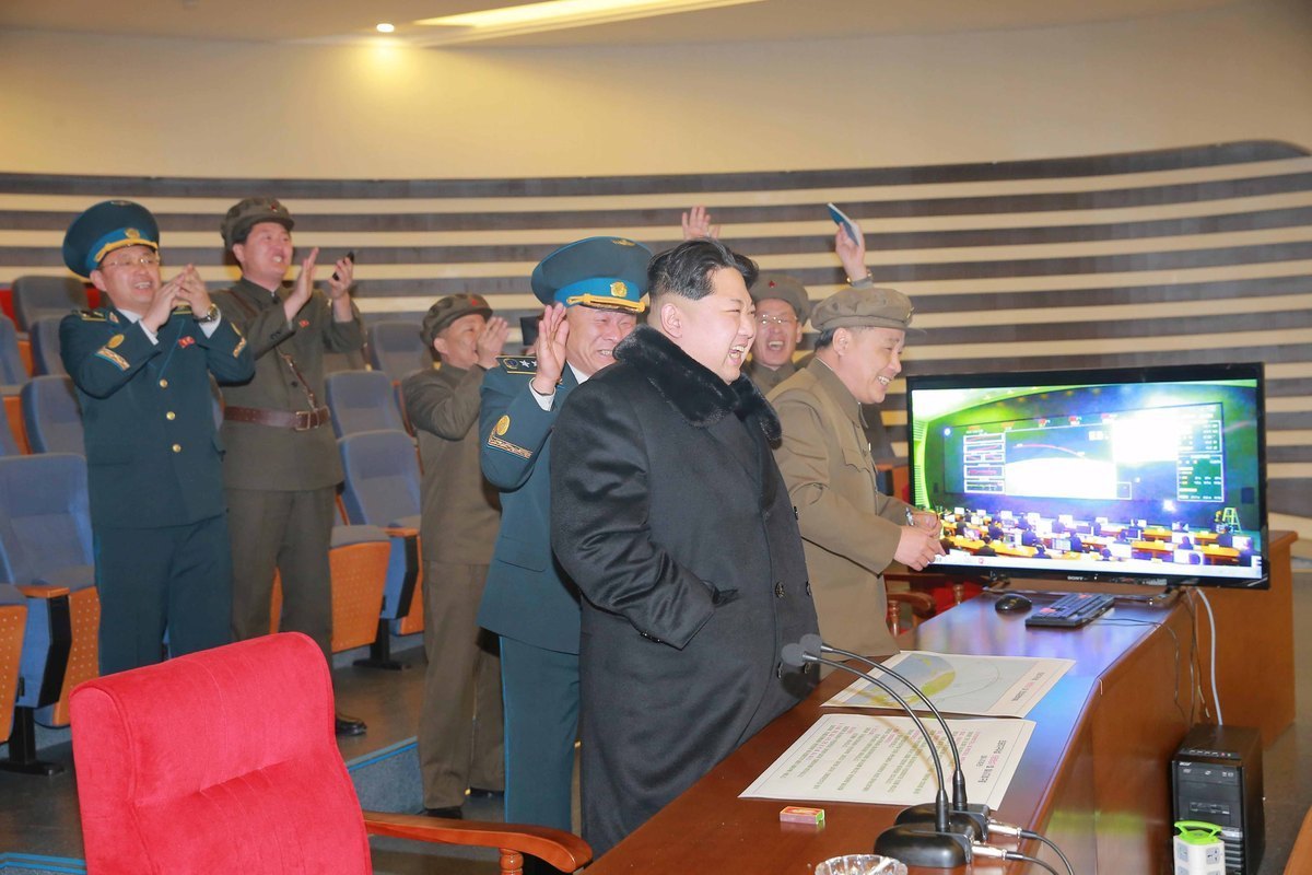 Και… κλάμα στη Βόρεια Κορέα! Ο Κιμ Γιονγκ Ουν στην εκτόξευση πυραύλου (VIDEO)