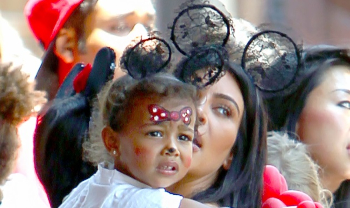 Η Kardashian “έκλεισε” τη Disneyland για τα 2α γενέθλια της κόρη της