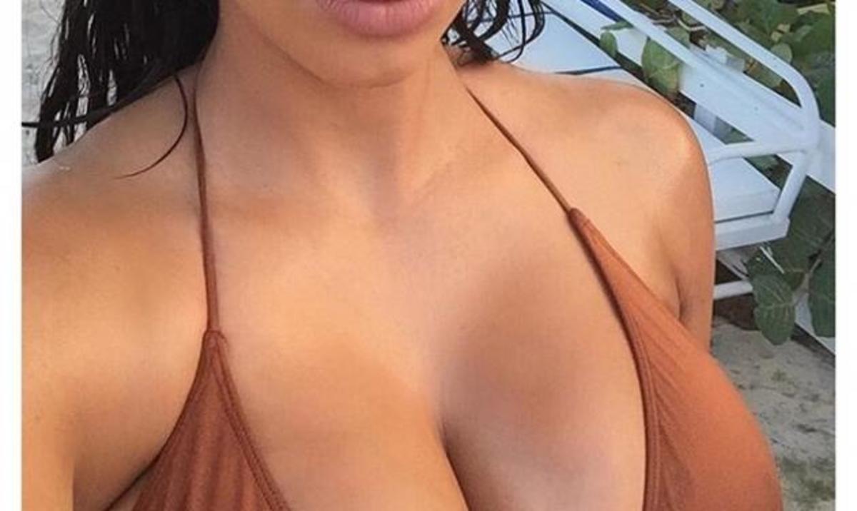 Η έγκυος Kim Kardashian, έβγαλε selfie το πλούσιο στήθος της!