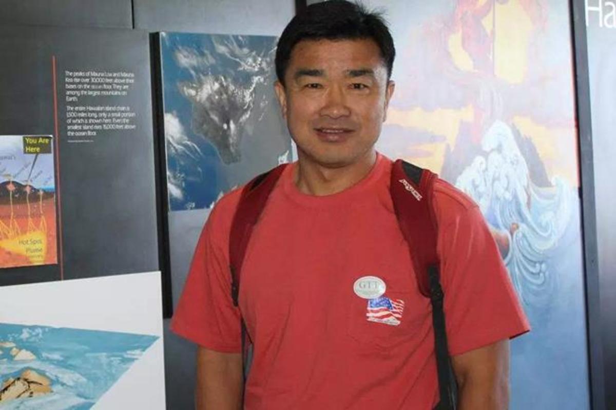 Αυτός είναι ο Αμερικανός που κρατείται στη Βόρεια Κορέα – Τον κατηγορούν πως ήθελε να… “ρίξει” τον Κιμ Γιονγκ Ουν [pics]