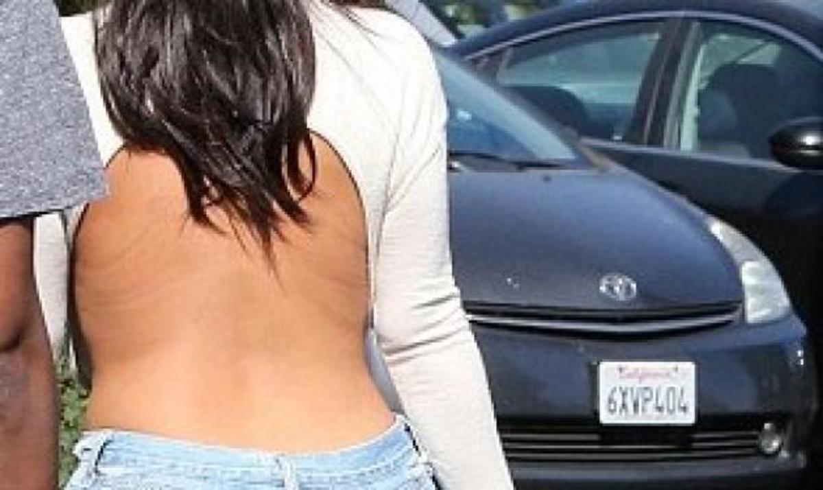 H διάσημη για τα οπίσθιά της celebrity, βγήκε.. έτσι για μια βολτίτσα