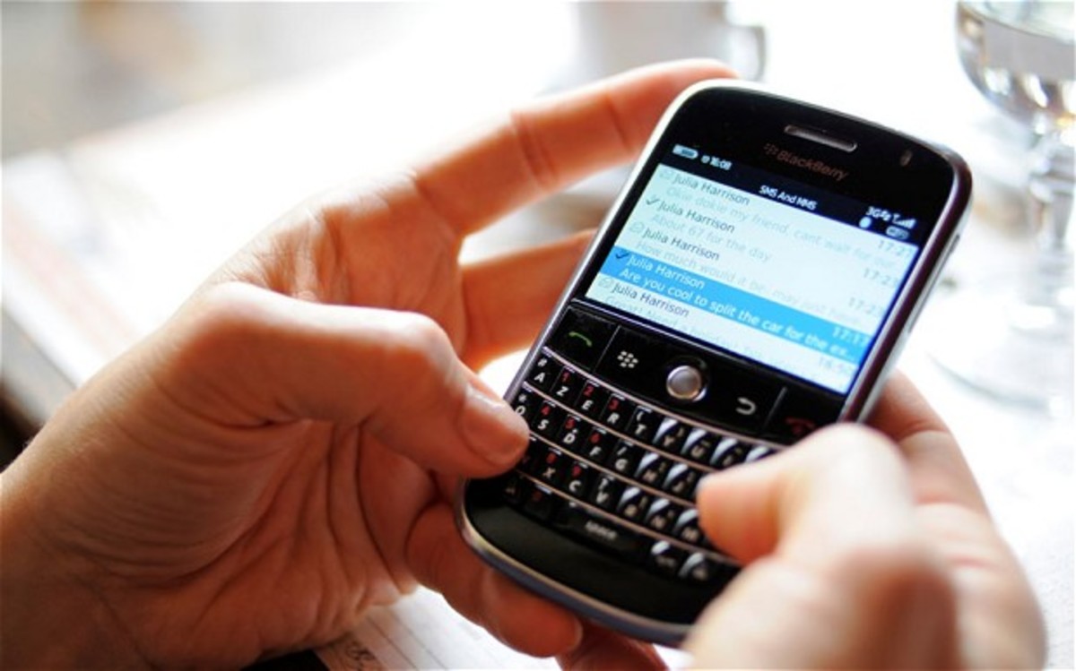 Κλήσεις, sms και ίντερνετ φθηνότερα για τους ταξιδιώτες εντός της ΕΕ – Τι θα ισχύσει